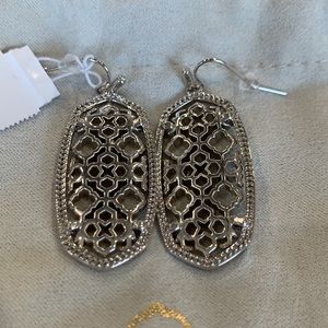 NWT Kendra Scott Elle Earrings
